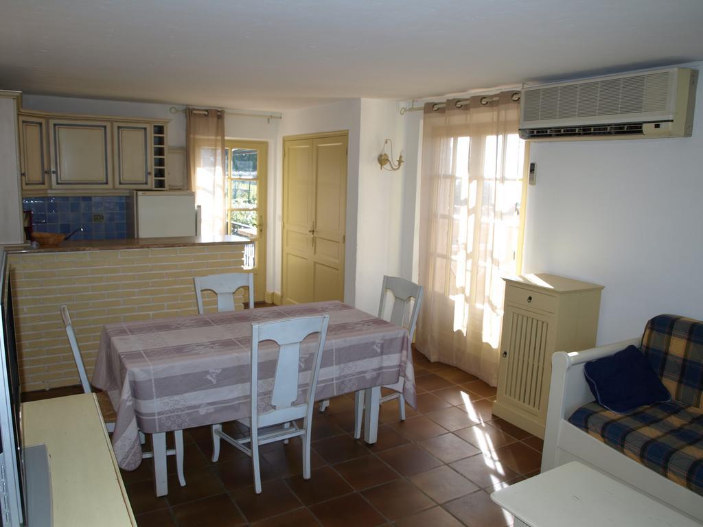 Le Rayol-Canadel-sur-MerLes Lauriers Roses公寓式酒店 外观 照片